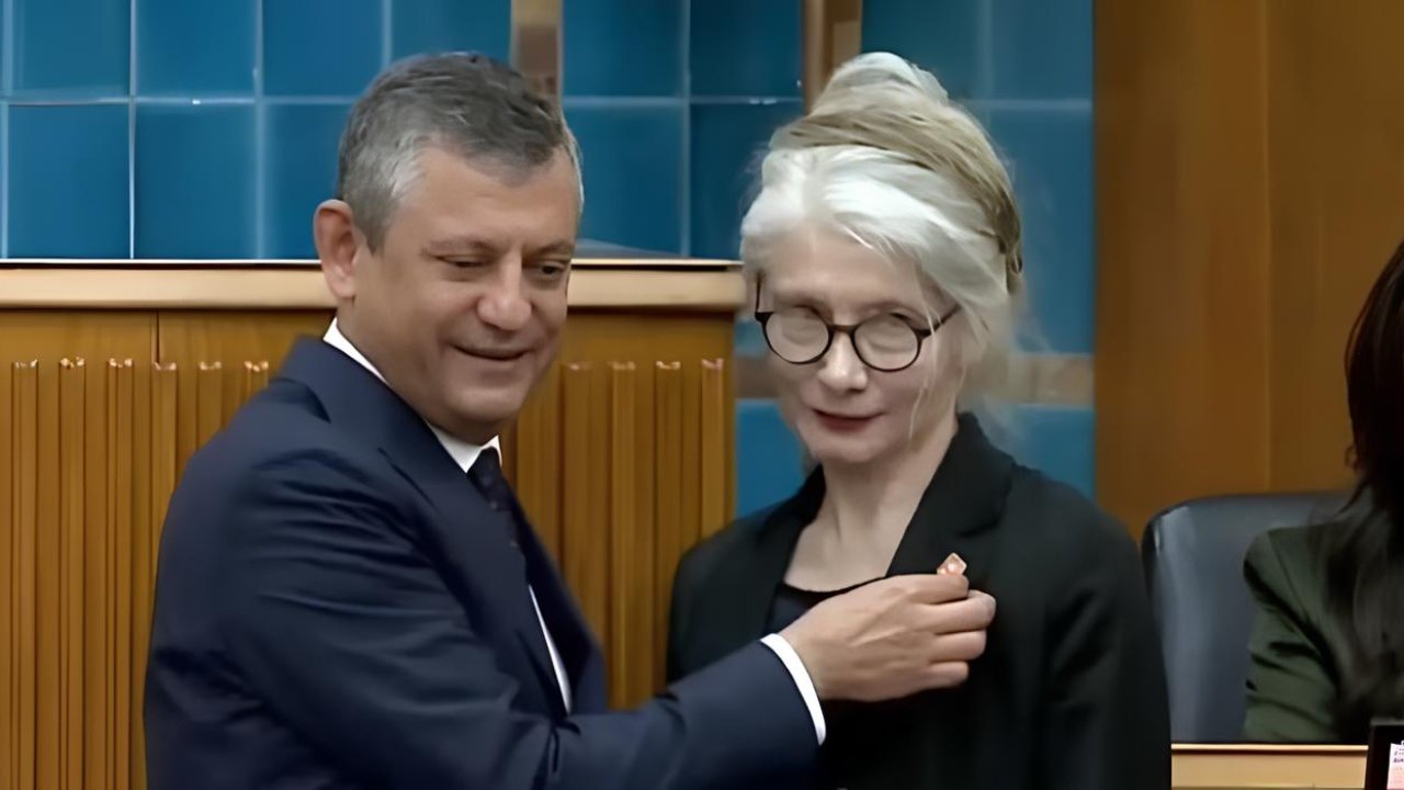 Emine Ülker Tarhan yıllar sonra CHP’ye geri döndü