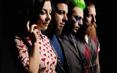 Model Grubu 10 Yıl Sonra Yeniden Sahneye Çıkıyor