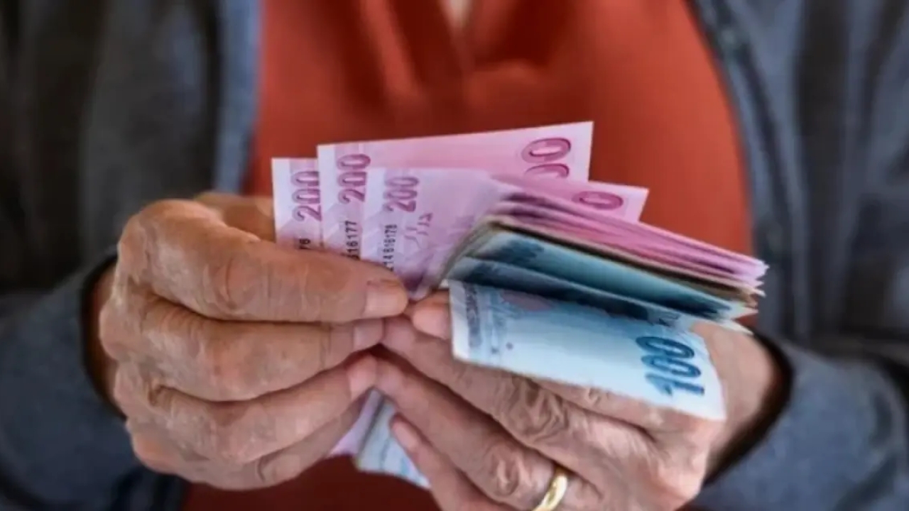 Evde bakım yardımı 11.702 TL’den 13.878 TL’ye yükseldi